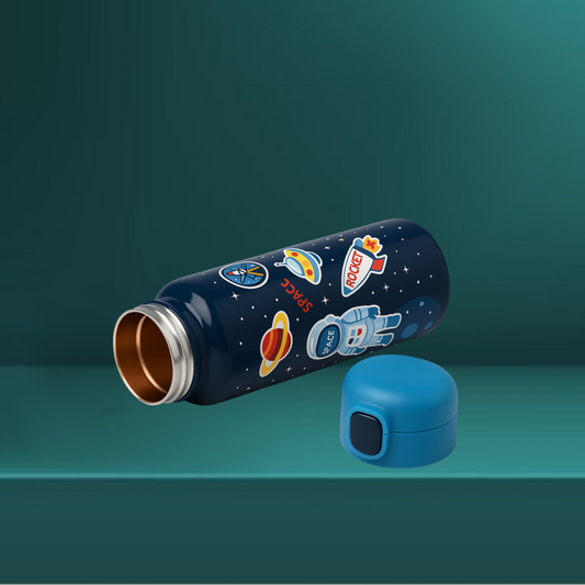 Space Theme Kids Water Bottle – Astronaut Design with Straw(800ML) | Kiddospedia - Kiddospedia